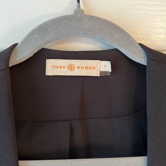 Tory Burch navy blazer with pockets size 0 single buttonfront closure long lapel - Picture 3 of 6